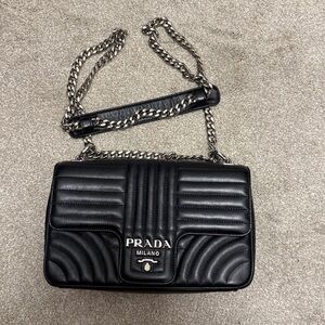 Elegant Black Quilted Shoulder Bag